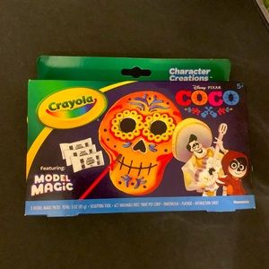 New Crayola Disney Pixar COCO Sugar Skull Model Magic Clay Mold & Paint